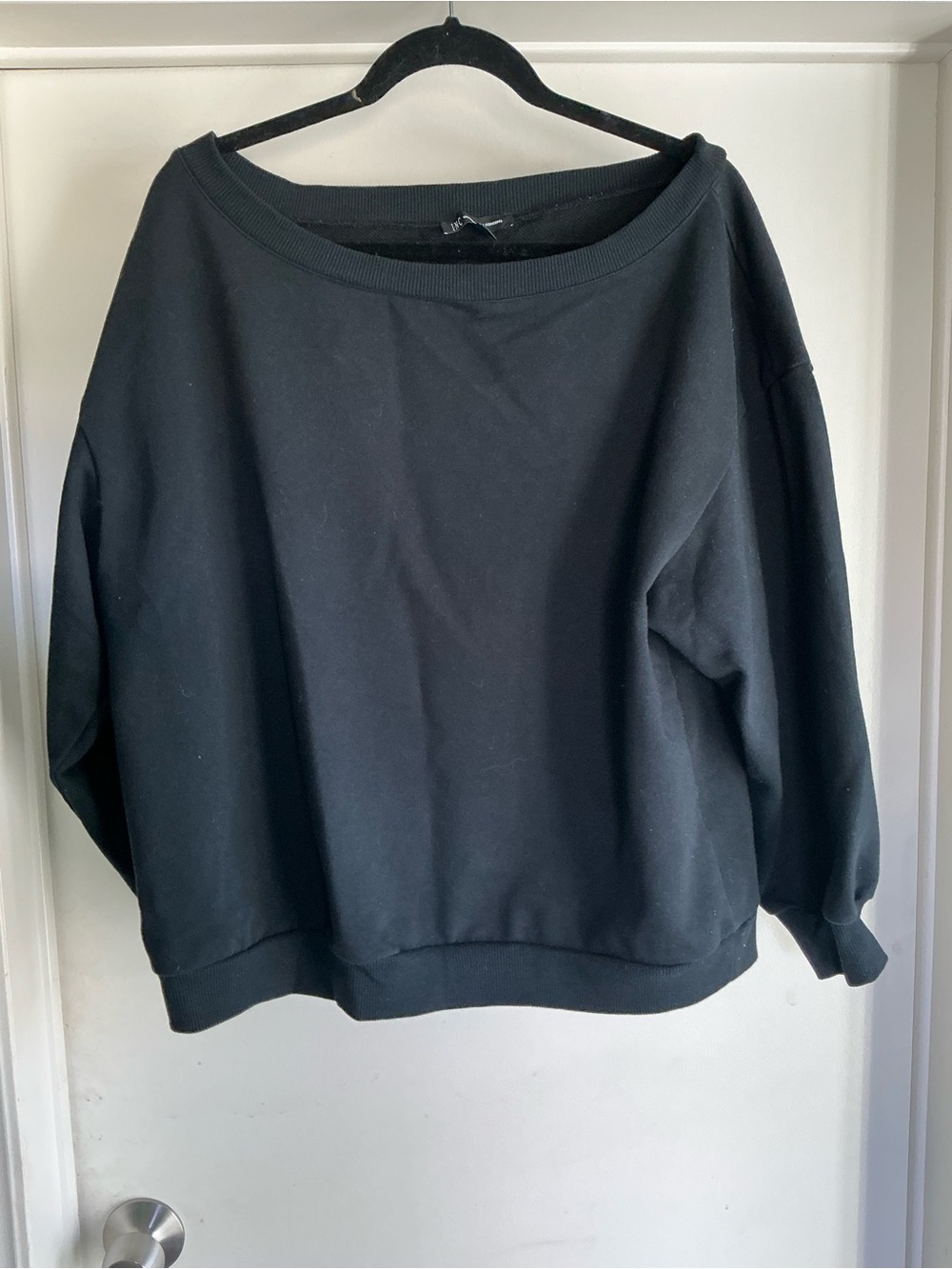 Women’s plus Sz 2X INC International Concepts wide neck Black Crewneck Pullover